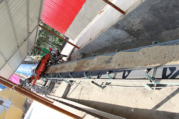 皮帶輸送機(jī) 皮帶輸送機(jī)