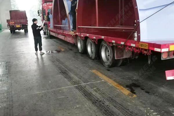 山東年產30萬噸礦粉線設備部件發(fā)貨