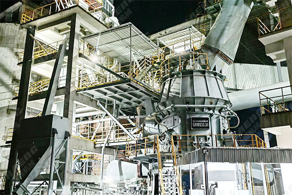 云南年產(chǎn)30萬噸礦粉線項目安裝調(diào)試現(xiàn)場